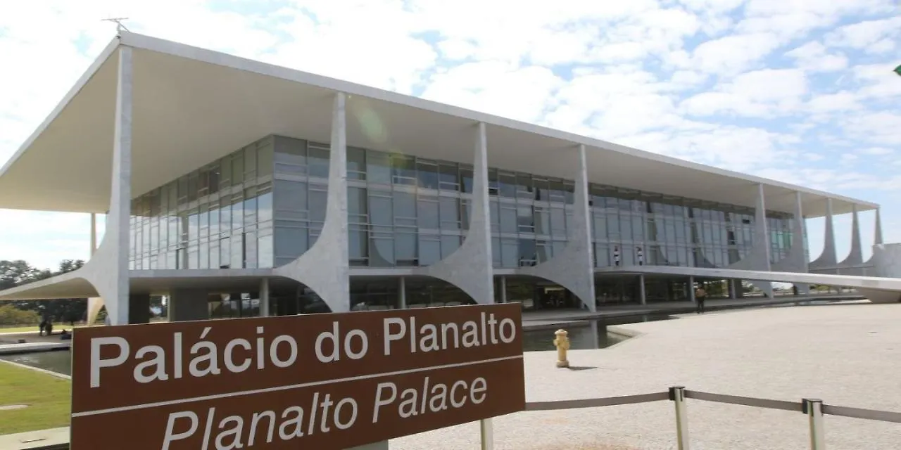 B2014 Bc Apart Area Central Em Andar Alto Brasilia Brazil